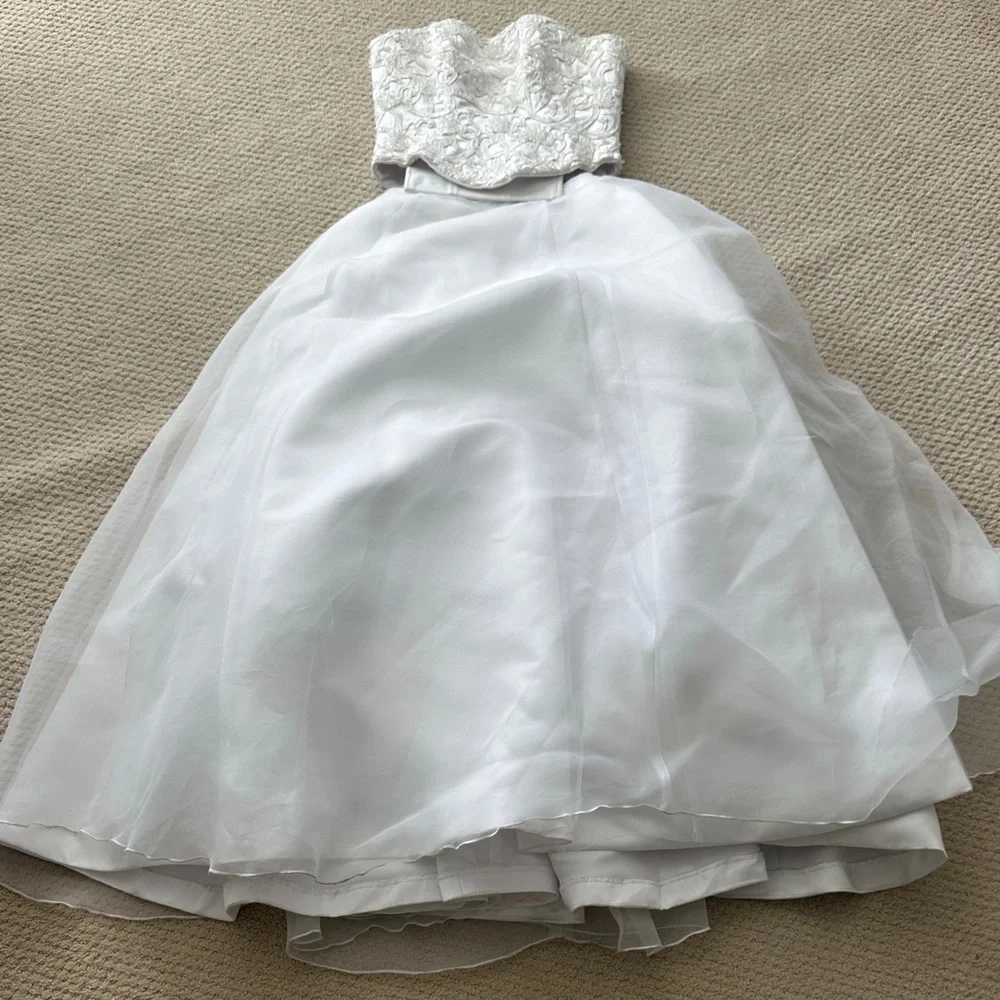 Elegant White Wedding or Debutante Dress - Picture 1 of 6